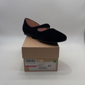 Ras Women's Classic Black Loafers